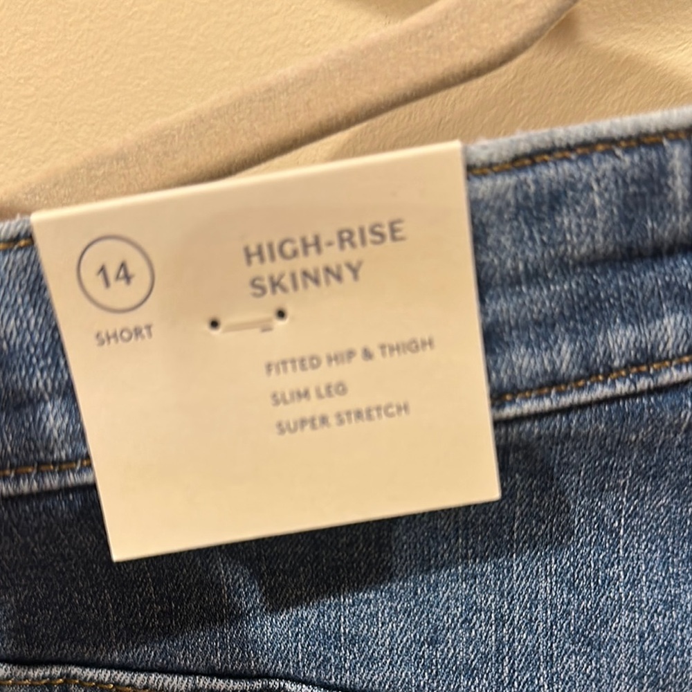 Universal Thread Blue Distressed Ankle Jeans - Picture 2 of 7